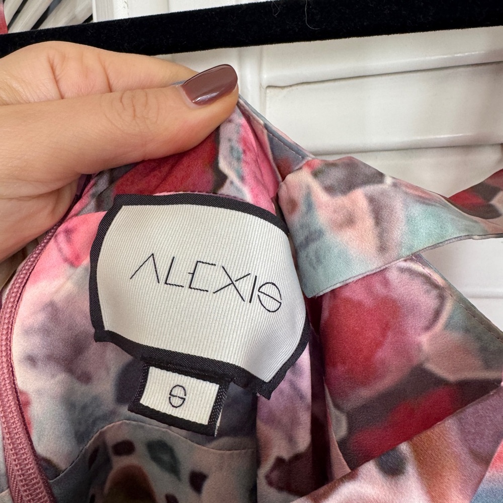 Alexis Galia Crepe Dress - Picture 5 of 8
